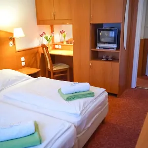 Korona Panzio 3* Будапешт